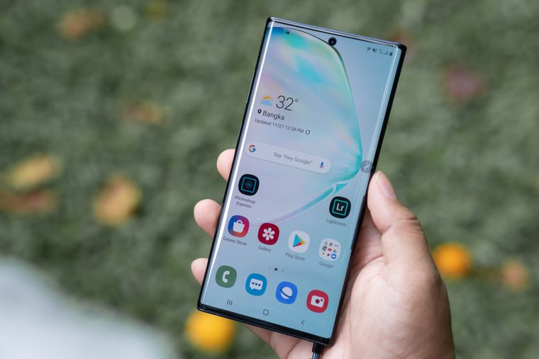 El celular premium con un descuento tentador. El celular premium con un descuento tentador.