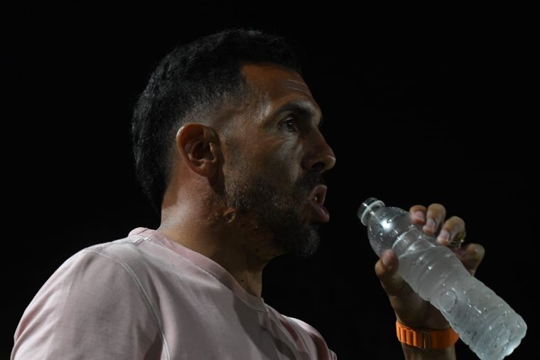 Tevez en Mendoza. Su equipo arrancó el campeonato con victoria. Foto: Juan Ignacio Blanco / MDZ