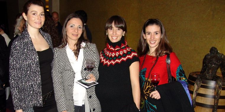 Reunión de amigas: Andrea Bécares, Hebe Juri y las hermanas Clarisa e Irene Aristi. Foto: Federico Croce / MDZ