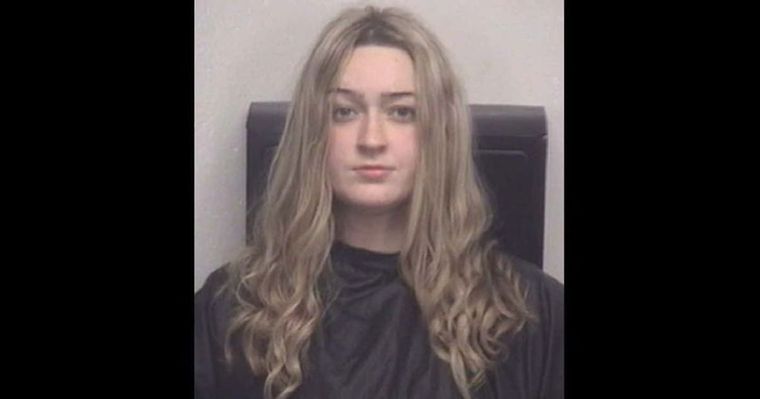 Emily, la joven de 19 años detenida