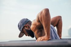 Entrena en casa Si no tienes tiempo de ir al gimnasio, practica este ejercicio Foto: Wunderstock