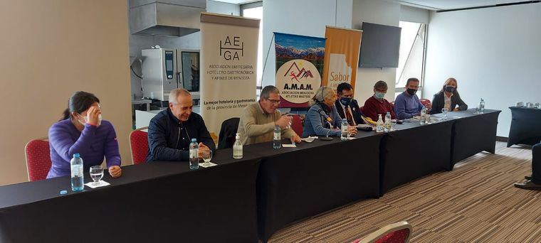 Autoridades provinciales presentaron el evento Foto: gentileza AHEGA