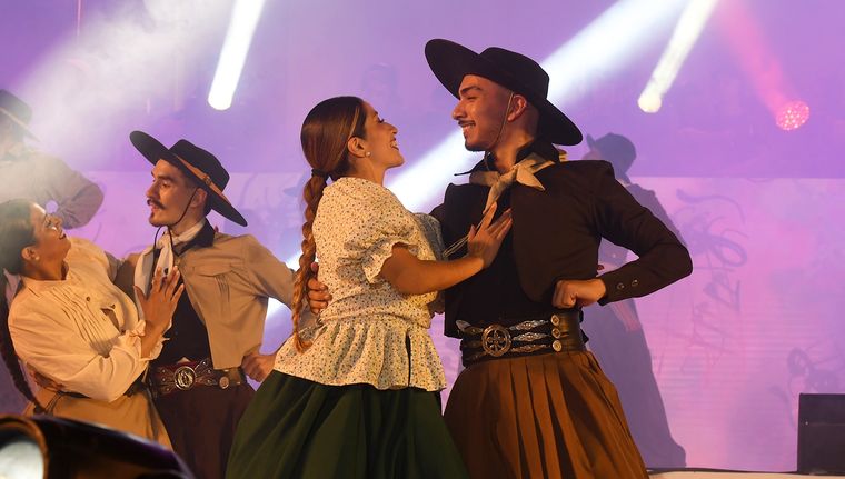 Los bailarines y actores cobrarán $800 mil. Foto: Rodrigo DAngelo / MDZ