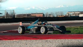 El piloto Lautaro Campione debutó en Europa y busca apoyo para volver a competir en la F4 Italiana. El piloto Lautaro Campione debutó en Europa y busca apoyo para volver a competir en la F4 Italiana.