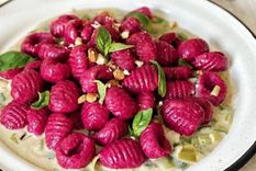 Ñoquis de remolacha para una comida original y llena de color. Foto: elGourmet