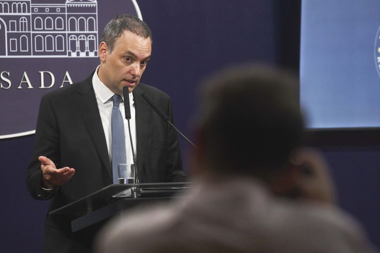 Manuel Adorni durante la conferencia de esta mañana. Foto: Télam