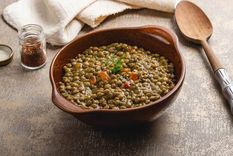 Aprende a preparar esta sabrosa cazuela de lentejas Foto: Shutterstock