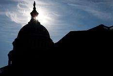 una salida: permitir la compra y venta de politicos