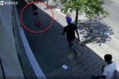 quisieron robarle a una mujer y su hijo de 3 anos mordio al ladron para defenderla