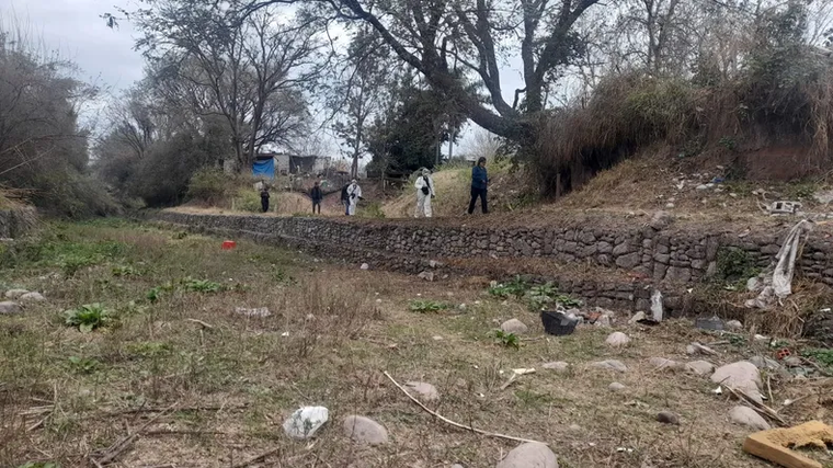 Hallaron nuevos restos óseos en una zona descampada cercana al domicilio del presunto asesino serial.&nbsp;