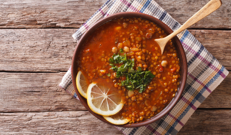 Eleva tus platos: sopa de garbanzos, un clásico saludable Foto: Shutterstock