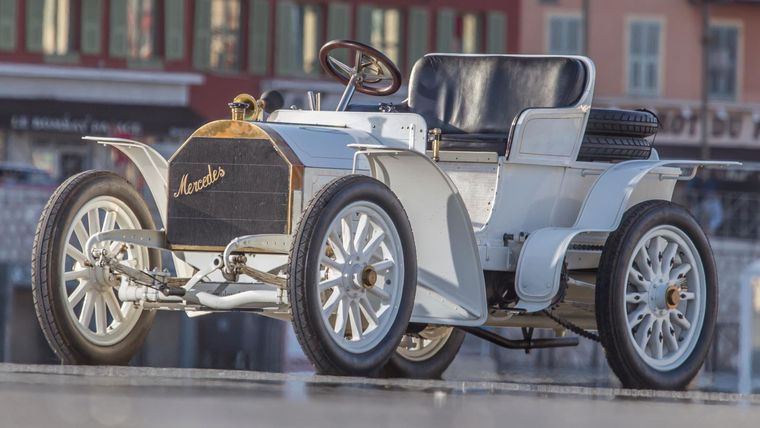 La historia detrás del nuevo Mercedes GLC: cómo nació el primer autom oderno en 1900