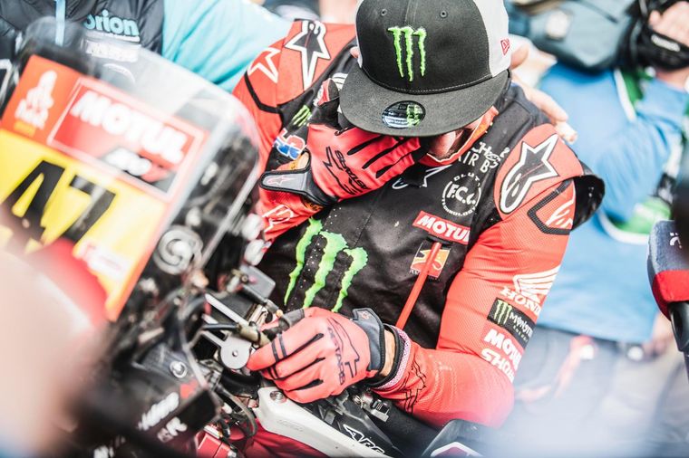 Benavides no pudo contener las lágrimas. Foto: Dakar