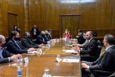 La mendocina entre los funcionarios nacionales, entre ellos el ministro de Economía Martín Guzmán.