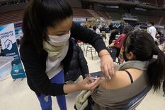 Un estudio reveló el verdadero riesgo de sufrir trombosis tras la vacuna contra la covid Foto: ALF PONCE MERCADO / MDZ