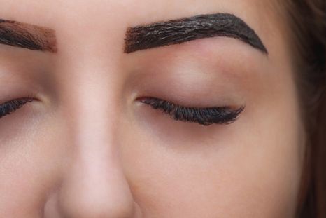 Con una mascarilla de almendras lograrás una mirada sinigual. Foto: Microblading Eyebrows & Permanent Makeup