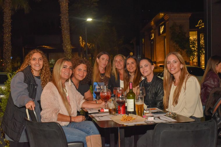 Ruffiano Gin se lanzó en Mendoza y así se celebró. Ruffiano Gin se lanzó en Mendoza y así se celebró.