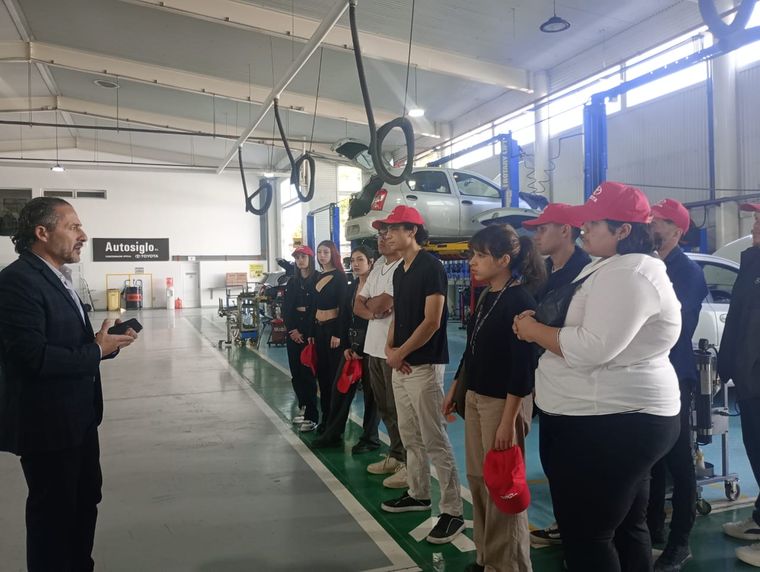 No podríamos transformar realidades sin la entrega y el compromiso de cada persona que dona su tiempo y su conocimiento. No podríamos transformar realidades sin la entrega y el compromiso de cada persona que dona su tiempo y su conocimiento.