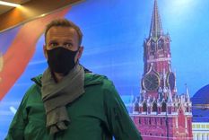 El líder de la oposición en Rusia, Alexei Navalny, fue detenido este domingo cuando tocó suelo ruso.