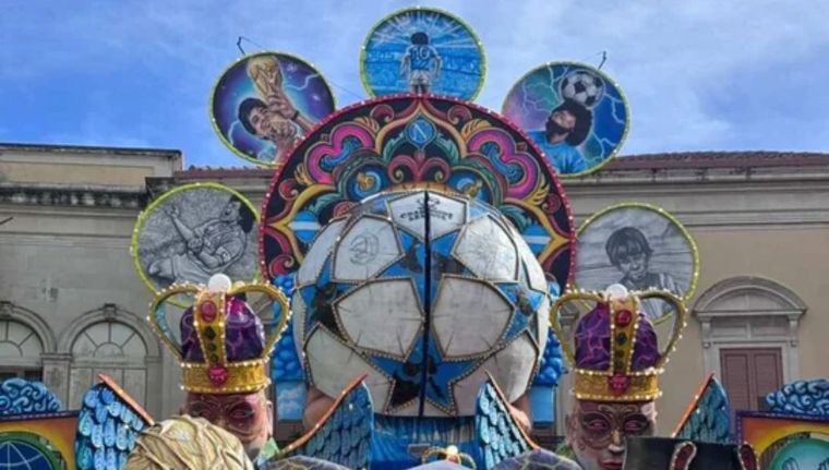 Maradona, presente en el Carnaval de Acireale 2026.