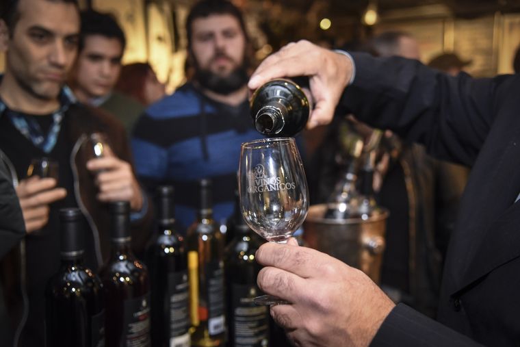 Las ventas de vino con un número positivo por primera vez en el año.