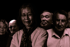 De izquierda a derecha: Lyudmila Ulitskaya, Salman Rushdie, Can Xue,  Haruki Murakami, Gerald Murnane y László Krasznahorkai.