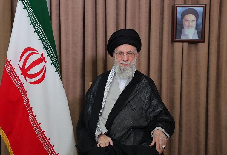El líder supremo de Irán, Alí Jamenei, dijo que Israel no sobreviviría a los crímenes de sus ataques.