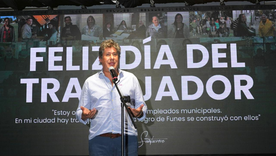 Roly Santacroce, intendente de Funes, pidió licencia para ir al Mundial. Roly Santacroce, intendente de Funes, pidió licencia para ir al Mundial.