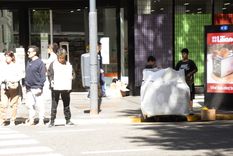 Sigue la controversia en torno a los operativos de la Ciudad para desalojar a las personas que duermen en la calle Foto: Juan Mateo Aberastain Zubimendi / Mdz