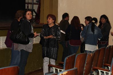 MDZol | Un aspecto de la concurrencia de celadores al Teatro de la Escuela Iselin Foto: Maggie Ojcius/Mediamza.com