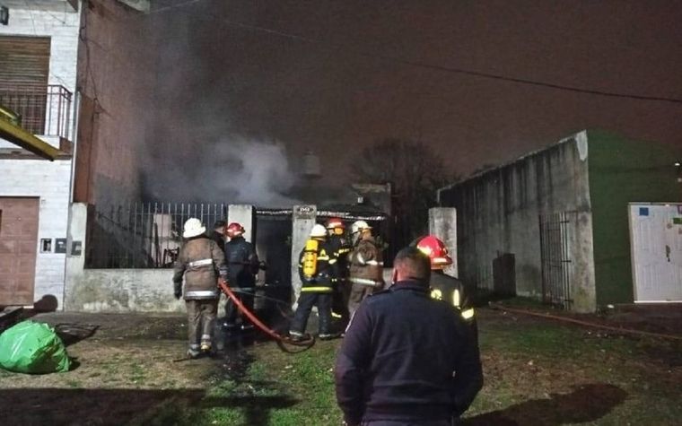Padre e hijo murieron en el incendio que se desató en su casa
