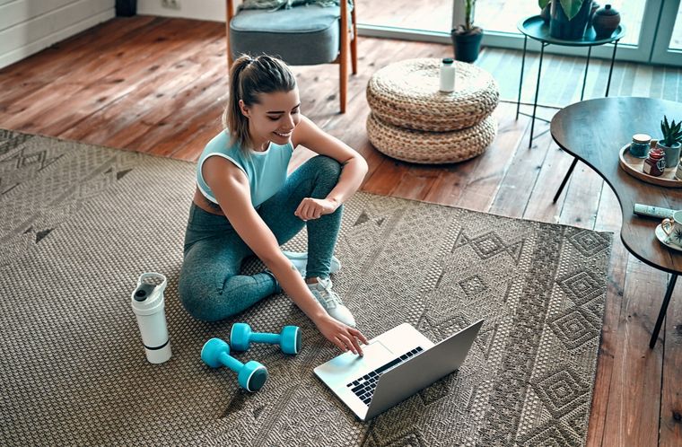 Ejercicios Elementos para entrenar en casa Foto: Shutterstock