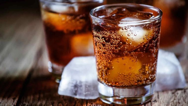 Una gaseosa vuelve a las góndolas y busca ser la líder del país