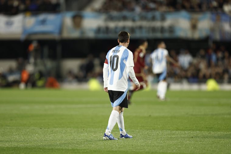 Varios jugadores han portado el 10 de la Selección argentina en reemplazo de Messi.