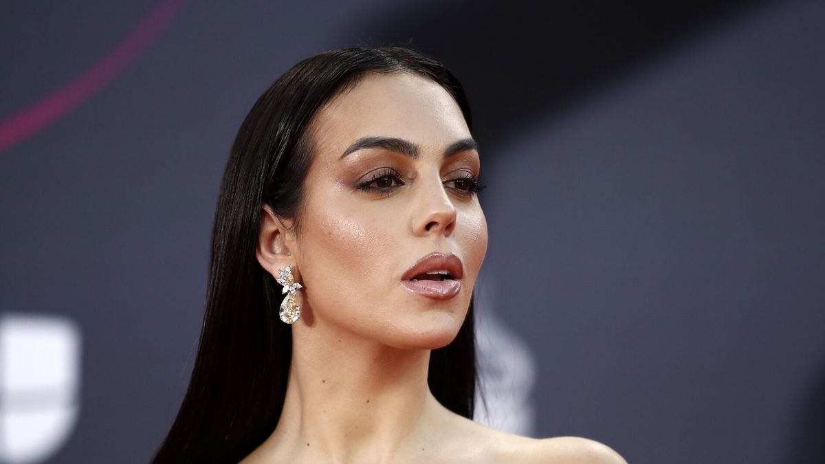 Georgina Rodríguez deslumbra con su cintura pequeña en Instagram