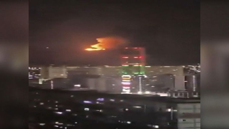 Varias detonaciones y explosiones en la madrugada de este sábado en Caracas. Varias detonaciones y explosiones en la madrugada de este sábado en Caracas.