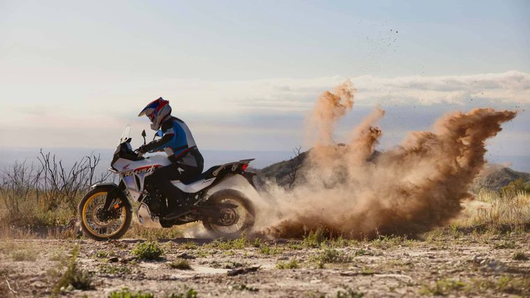 Honda presenta la XL750 Transalp con motor bicilíndrico y cinco modos de manejo