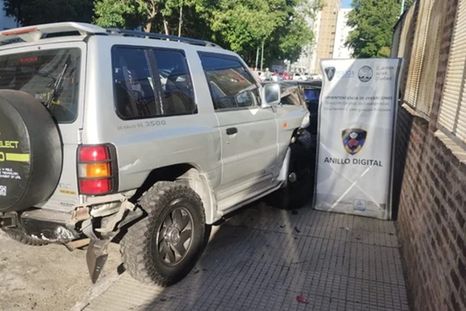 La camioneta en la que iba el empresario. Foto: NA