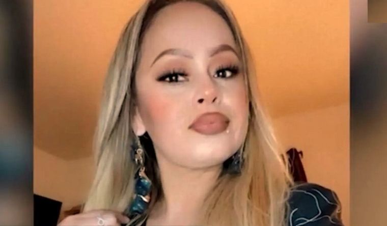 Laura Barajas Laura Barajas perdió sus cuatro extremidades. Foto: FacebookK4.