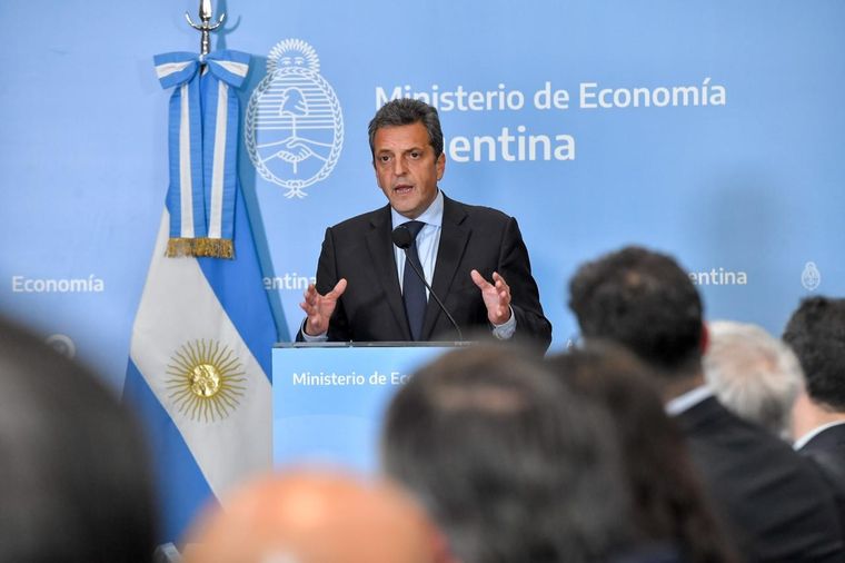 El ministro de Economía fue el encargado de anuncia el acuerdo Foto: Prensa Ministerio de Economía