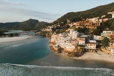 Los pueblos costeros de Brasil combinan mar, calma y tradición cerca de Río de Janeiro. Los pueblos costeros de Brasil combinan mar, calma y tradición cerca de Río de Janeiro.