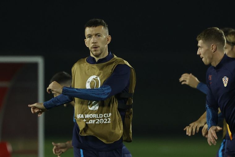 Perisic, excompañero de Lautaro y actual del Cuti Romero, se refirió a su relación con estos jugadores de la Selección argentina. Foto: EFE