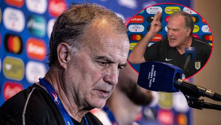 Bielsa discutió con un periodista uruguayo que decidió retirarse de la conferencia de prensa. Foto: NA y captura TyC Sports