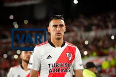 Matías Suárez El delantero y su reacción tras la decisión de Tobar.