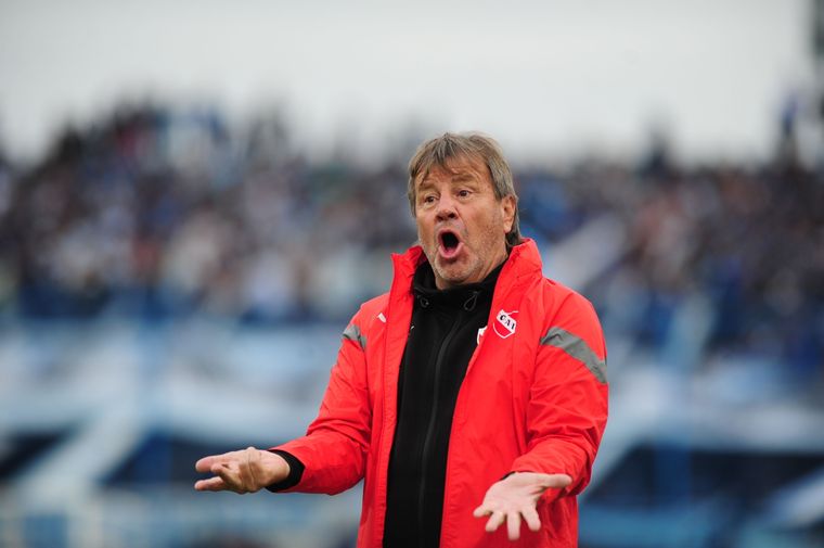 Zielinski explotó contra el arbitraje en la derrota de Independiente Foto: Télam