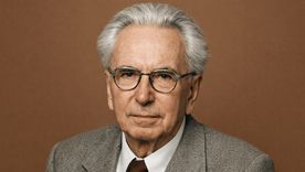 Viktor Frankl sostuvo que la felicidad aparece cuando una persona encuentra un sentido fuera de sí misma. Viktor Frankl sostuvo que la felicidad aparece cuando una persona encuentra un sentido fuera de sí misma.