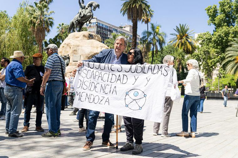 Emir Félix en la marcha de los jubilados en Mendoza.&nbsp;