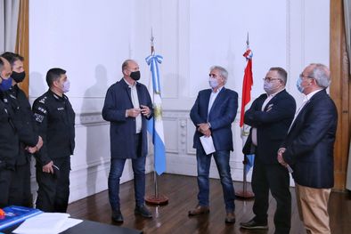 MDZol | Perotti tuvo que alterar su agenda por la violencia que golpea a Rosario. Foto: Twitter de Omar Perotti