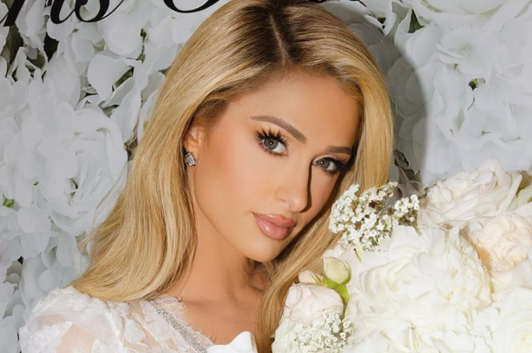 París Hilton nos da consejos de moda para brillar en estas festividades. Foto: instagram: parishilton