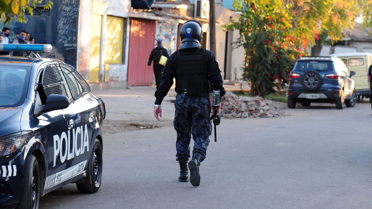 Tensión en Las Heras por amenazas contra un efectivo policial: su casa esta bajo custodia